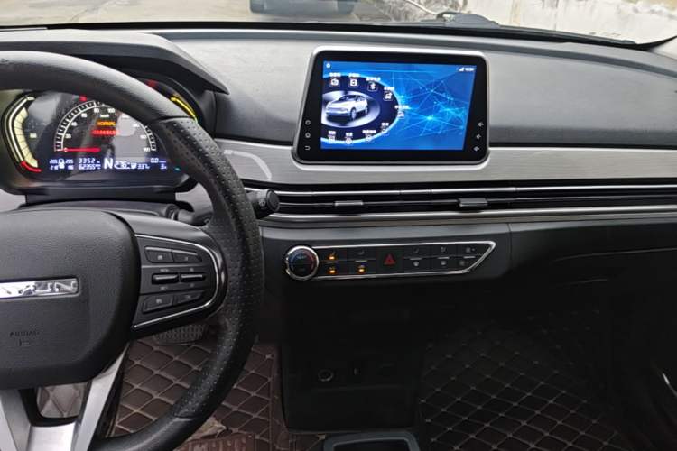 Used Dayun Yuehu 2022 30.66 kWh Two-Wheel Drive Standard Version Audio And AC Panel