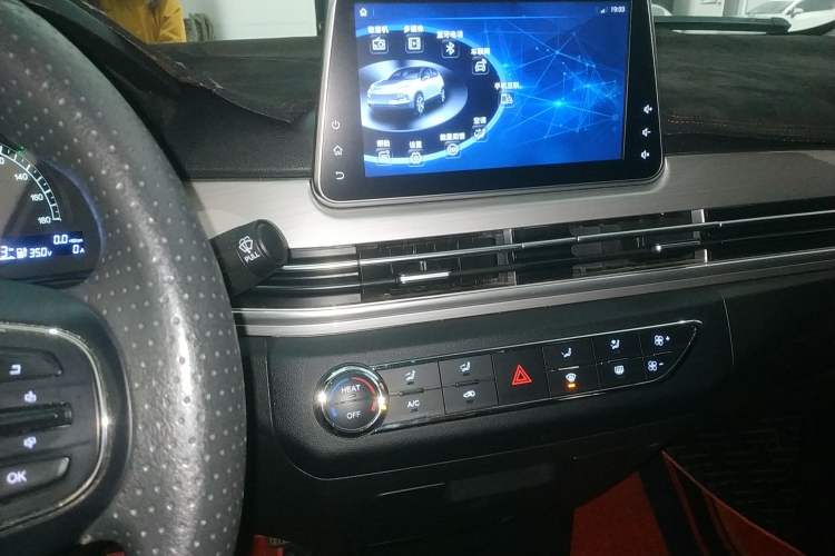 Used Dayun Yuehu 2022 30.66 kWh Two-Wheel Drive Luxury Edition Audio And AC Panel