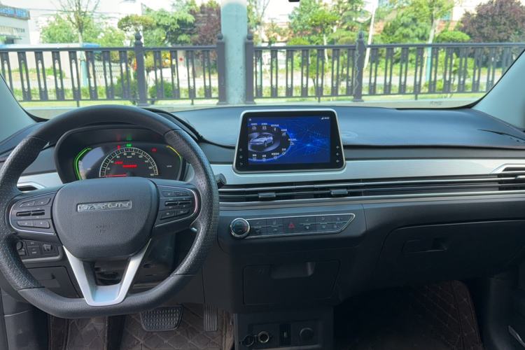 Used Dayun Yuehu 2022 330 Standard Edition Center Console