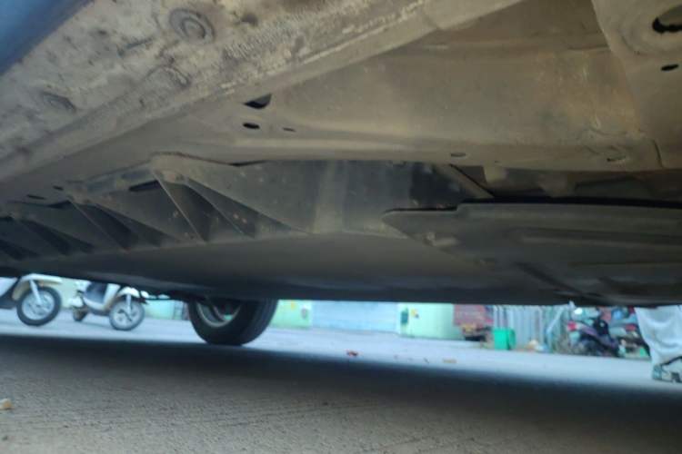 Used Dayun Yuehu 2022 330 Standard Edition Chassis Front Right