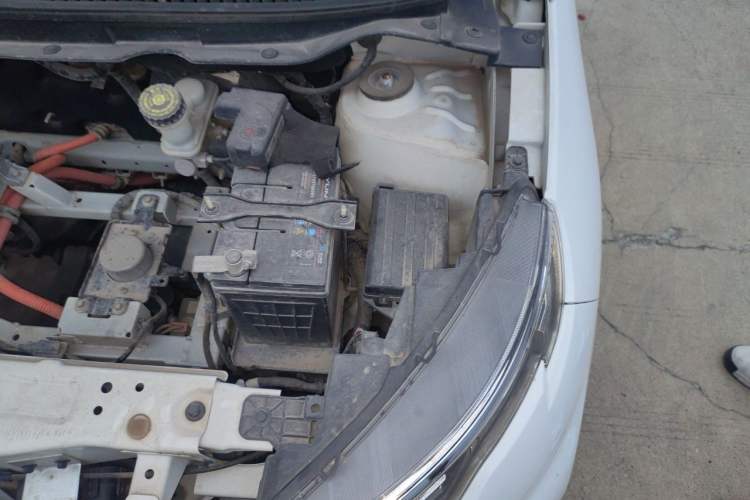 Used Dayun Yuehu 2022 330 Standard Edition Engine Bay Left
