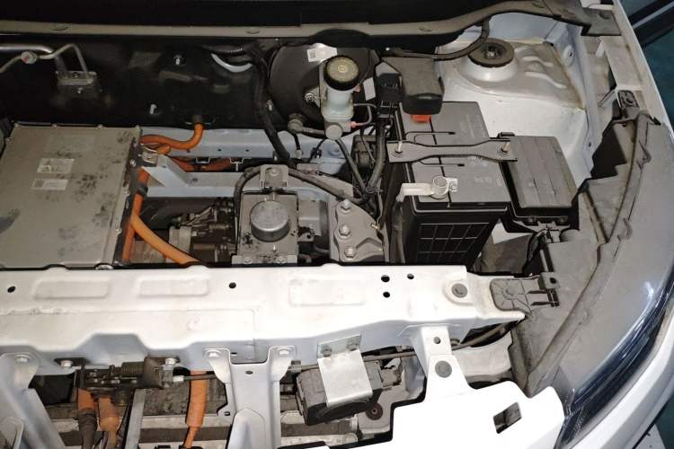 Used Dayun Yuehu 2022 30.66 kWh Two-Wheel Drive Standard Version Engine Bay Left
