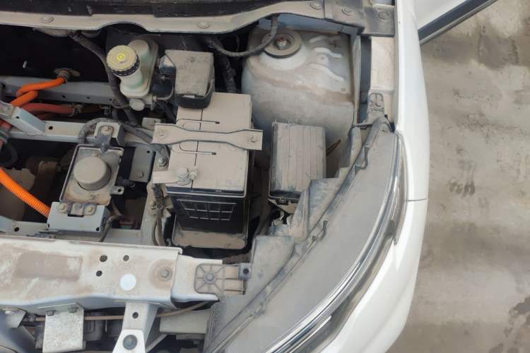 Used Dayun Yuehu 2022 300 Standard Edition Engine Bay Left