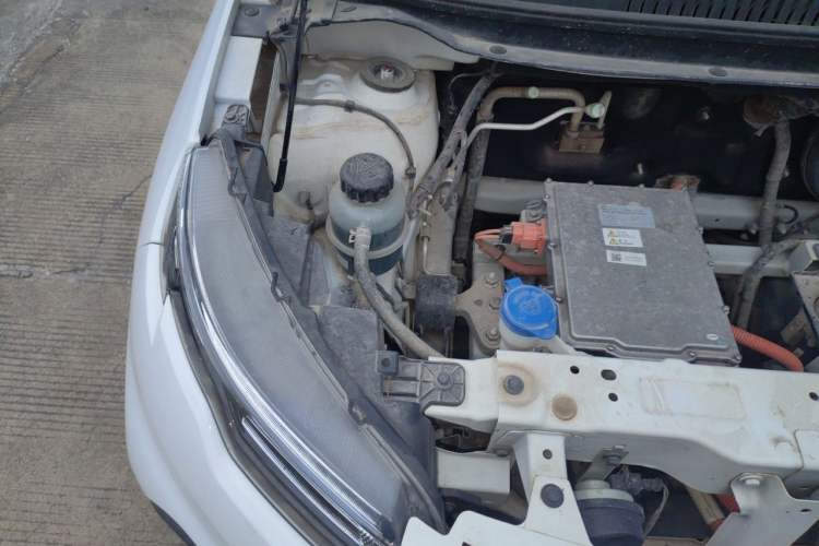 Used Dayun Yuehu 2022 330 Standard Edition Engine Bay Right