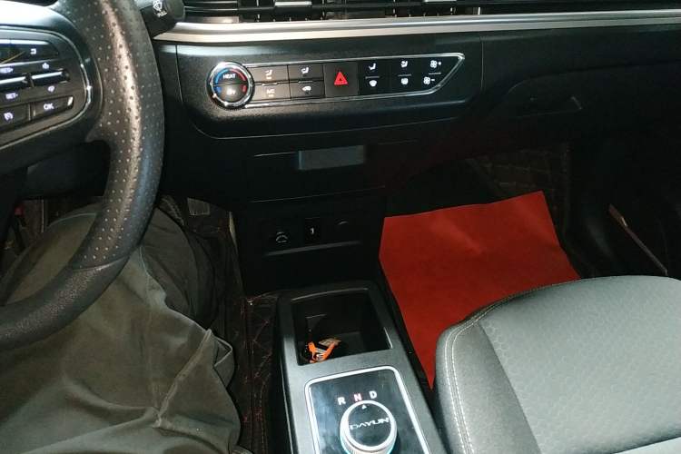 Used Dayun Yuehu 2022 300 Standard Edition Gear Lever