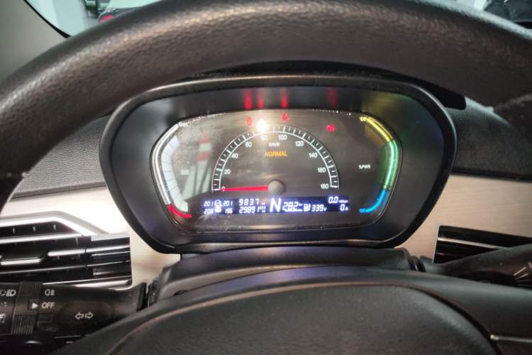 Used Dayun Yuehu 2022 30.66 kWh Two-Wheel Drive Standard Version Instrument Cluster