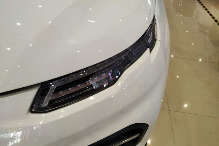 Used Dayun Yuehu 2022 Two-Wheel Drive Enjoyment Edition Left Front Headlight