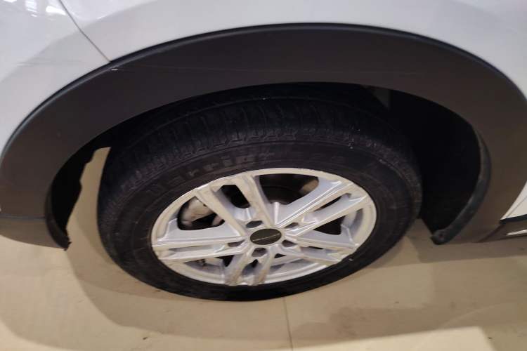 Used Dayun Yuehu 2022 Two-Wheel Drive Enjoyment Edition Left Front Wheel Hub