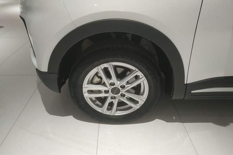 Used Dayun Yuehu 2022 30.66 kWh Two-Wheel Drive Luxury Edition Left Front Wheel Hub