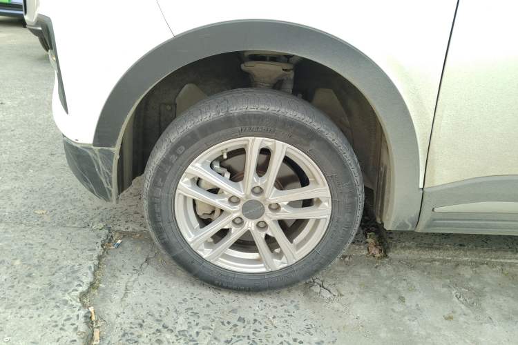 Used Dayun Yuehu 2022 30.66 kWh Two-Wheel Drive Standard Version Left Front Wheel Hub