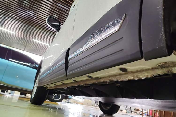 Used Dayun Yuehu 2022 330 Standard Edition Left Side Sill