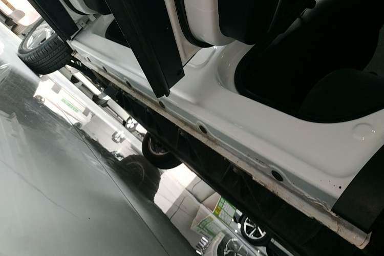 Used Dayun Yuehu 2022 300 Standard Edition Left Side Sill