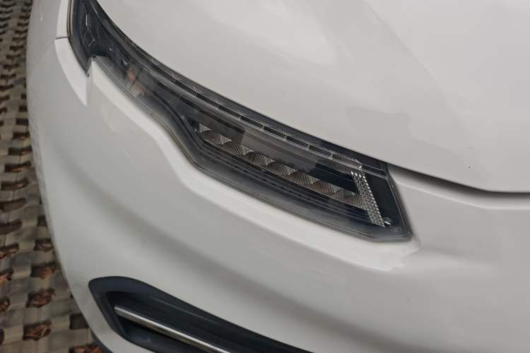 Used Dayun Yuehu 2022 30.66 kWh Two-Wheel Drive Standard Version Right Front Headlight