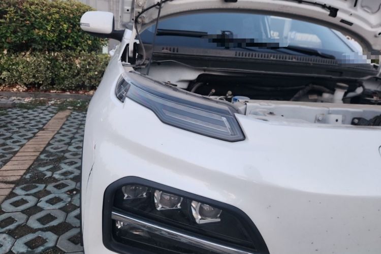 Used Dayun Yuehu 2022 Revised Version 30.66 kWh Two-Wheel-Drive VIP Edition Right Front Headlight