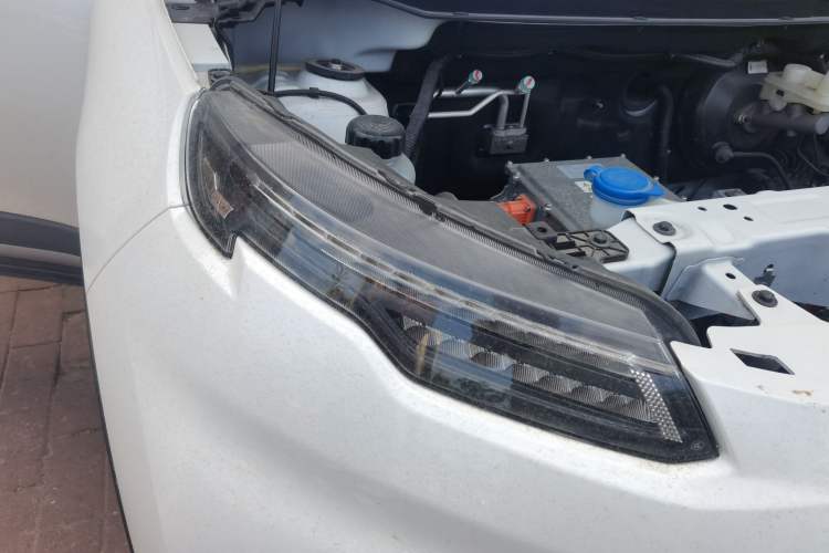 Used Dayun Yuehu 2022 30.66 kWh Two-Wheel Drive Standard Version Right Front Headlight