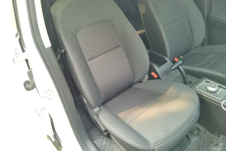 Used Dayun Yuehu 2022 30.66 kWh Two-Wheel Drive Standard Version Right Front Seat