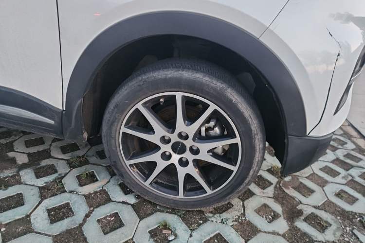 Used Dayun Yuehu 2022 Revised Version 30.66 kWh Two-Wheel-Drive VIP Edition Right Front Wheel Hub