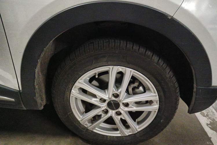 Used Dayun Yuehu 2022 30.66 kWh Two-Wheel Drive Standard Version Right Front Wheel Hub