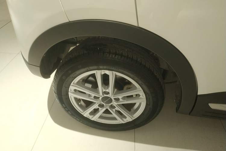 Used Dayun Yuehu 2022 30.66 kWh Two-Wheel Drive Luxury Edition Right Rear Wheel Hub