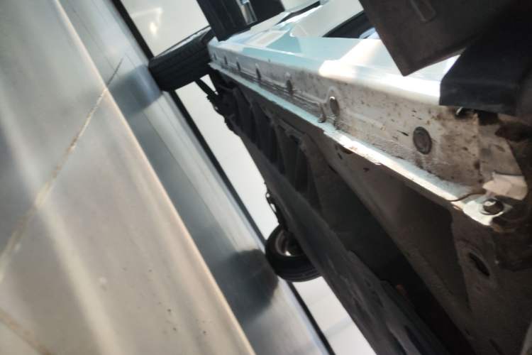 Used Dayun Yuehu 2022 30.66 kWh Two-Wheel Drive Standard Version Right Side Sill