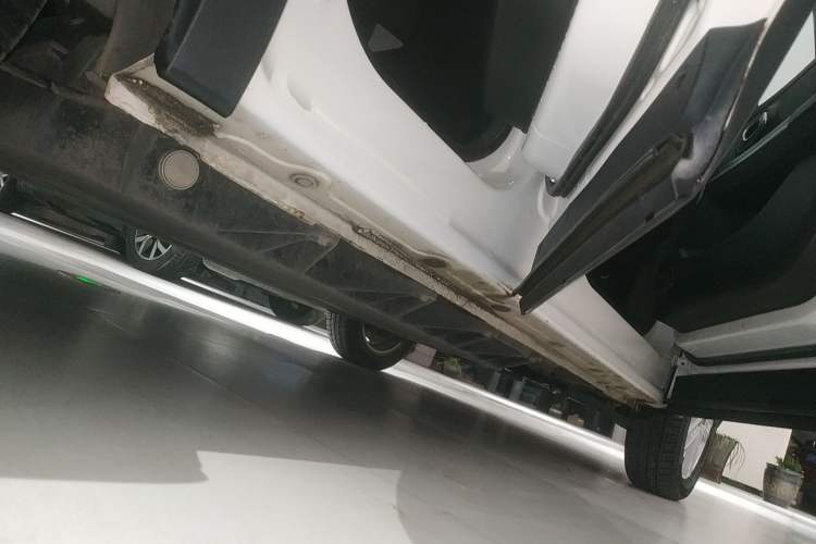 Used Dayun Yuehu 2022 30.66 kWh Two-Wheel Drive Luxury Edition Right Side Sill