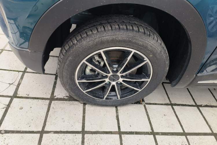 Used Dayun Yuehu 2023 230 Standard Edition Left Front Wheel Hub