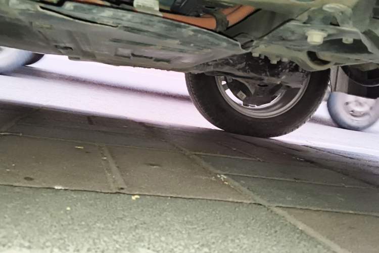 Used Dayun Yuehu 2023 300 Standard Edition Chassis Front Right