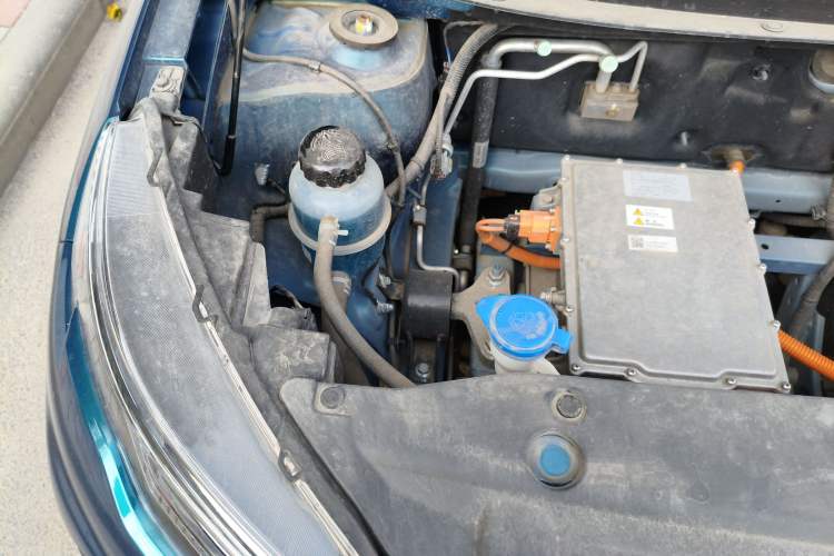 Used Dayun Yuehu 2023 300 Standard Edition Engine Bay Right