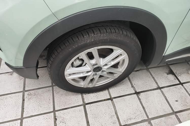 Used Dayun Yuehu 2023 230 Standard Edition Left Front Wheel Hub