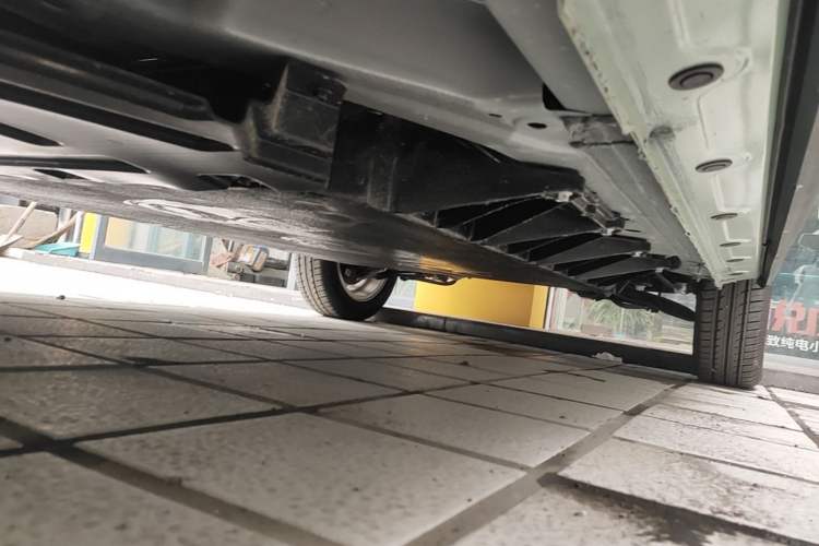 Used Dayun Yuehu 2023 230 Standard Edition Left Side Sill