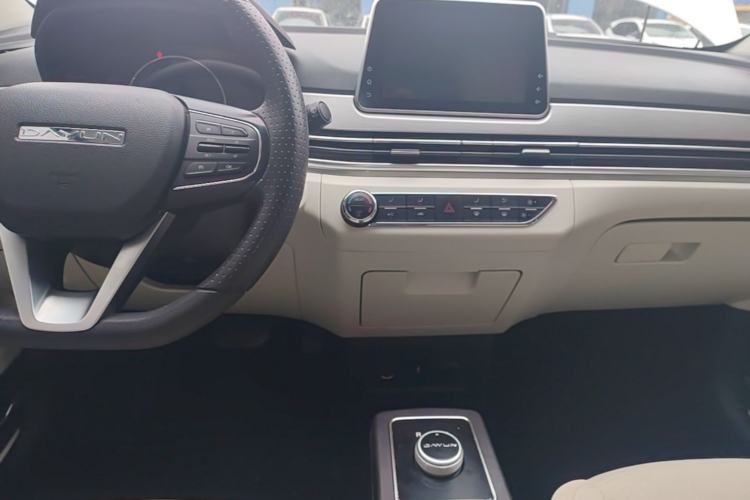 Used Dayun Yuehu 2023 230 Standard Edition Center Console