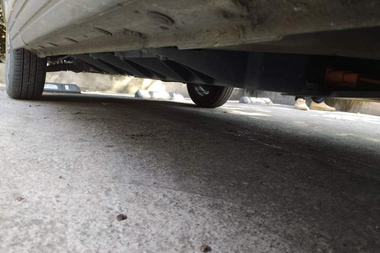 Used Dayun Yuehu 2023 330 Standard Edition Chassis Front Right