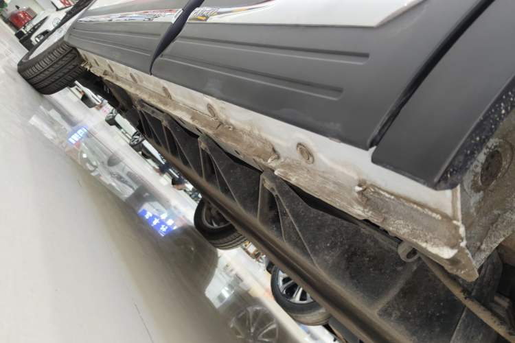 Used Dayun Yuehu 2023 300 Standard Edition Left Side Sill
