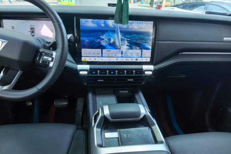 Used Deepal G318 2024 Four-Wheel Drive Comfort Edition Audio And AC Panel