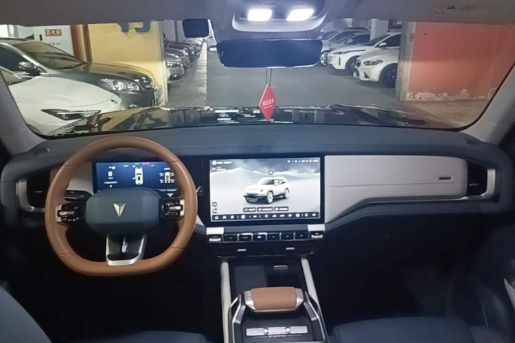 Used Deepal G318 2024 Four-Wheel Drive Comfort Edition Center Console