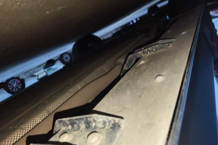 Used Deepal G318 2024 Four-Wheel-Drive Air Suspension Model Chassis Front Right
