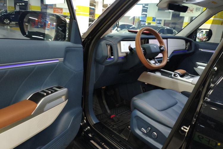 Used Deepal G318 2024 Four-Wheel-Drive Air Suspension Model Driver Seat