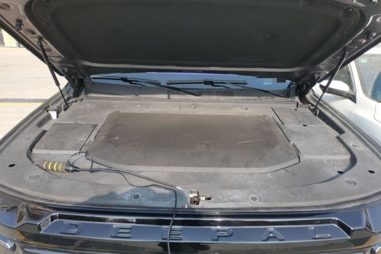 Used Deepal G318 2024 Four-Wheel-Drive Air Suspension Model Engine Bay