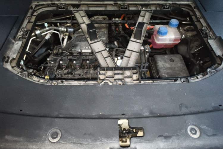 Used Deepal G318 2024 Four-Wheel-Drive Air Suspension Model Engine Bay