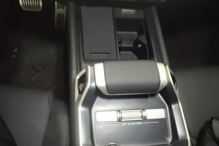 Used Deepal G318 2024 Four-Wheel-Drive Air Suspension Model Gear Lever