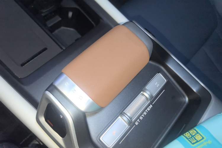 Used Deepal G318 2024 Four-Wheel-Drive Air Suspension Model Gear Lever