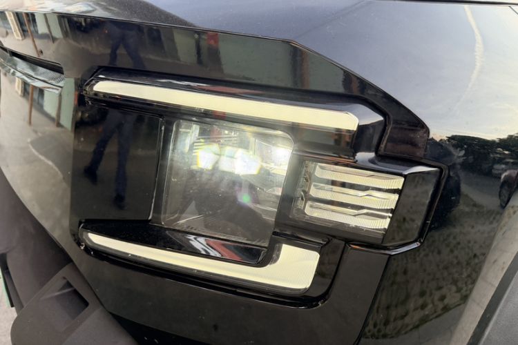 Used Deepal G318 2024 Four-Wheel-Drive Air Suspension Model Left Front Headlight