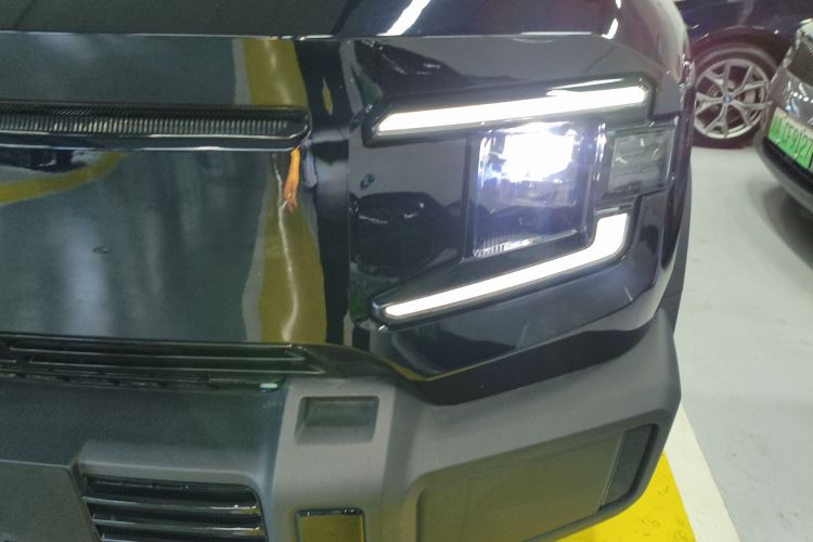 Used Deepal G318 2024 Four-Wheel-Drive Air Suspension Model Left Front Headlight
