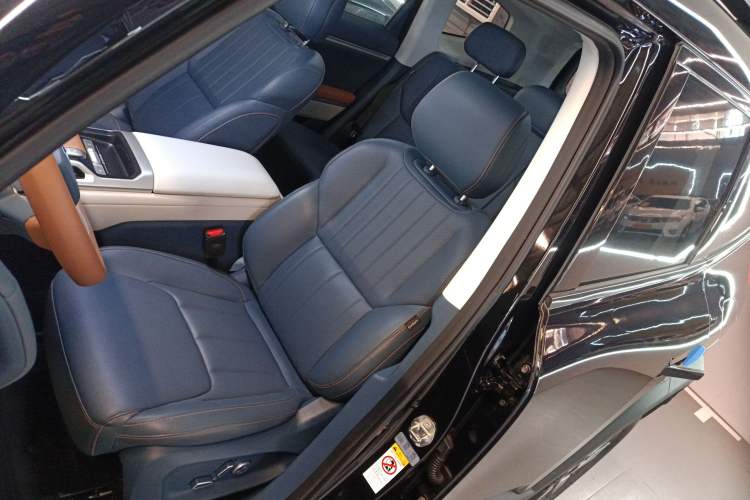 Used Deepal G318 2024 Four-Wheel-Drive Air Suspension Model Left Front Seat