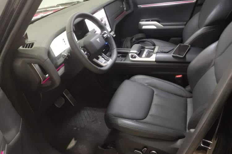 Used Deepal G318 2024 Four-Wheel-Drive Air Suspension Model Left Front Seat