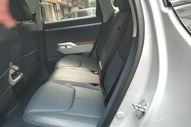 Used Deepal G318 2024 Four-Wheel-Drive Air Suspension Model Left Rear Seat