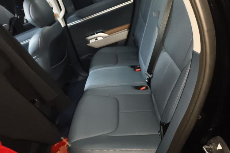 Used Deepal G318 2024 Four-Wheel-Drive Air Suspension Model Left Rear Seat