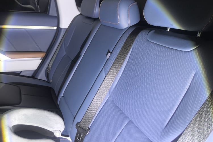 Used Deepal G318 2024 Four-Wheel-Drive Air Suspension Model Left Rear Seat