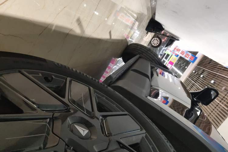 Used Deepal G318 2024 Four-Wheel-Drive Air Suspension Model Left Side Sill