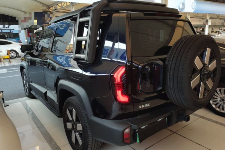 Used Deepal G318 2024 Four-Wheel-Drive Air Suspension Model Left Side